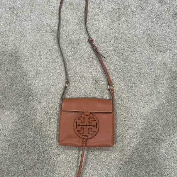 Tory Burch Miller Logo Leather CrossbodyBag. Aged camello